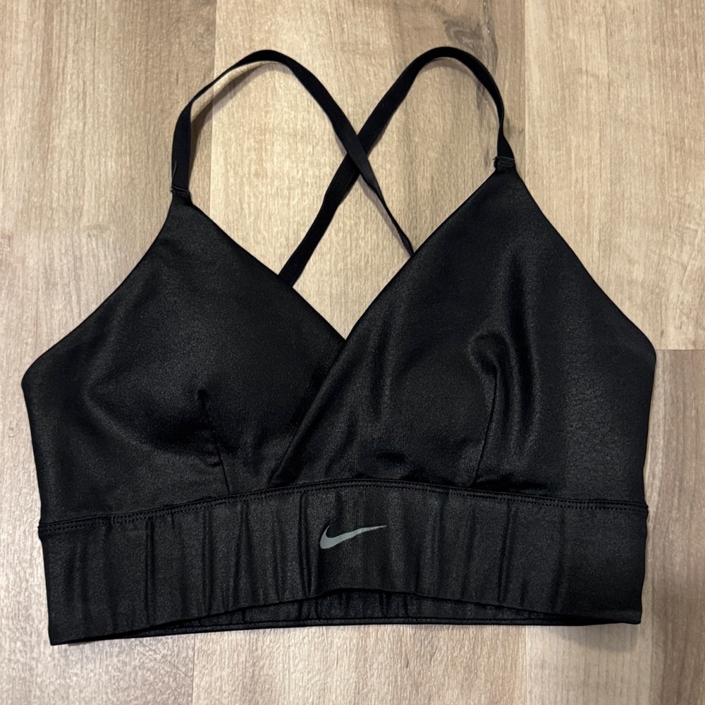 Nike Women's Black Cross-Back Sports Bra